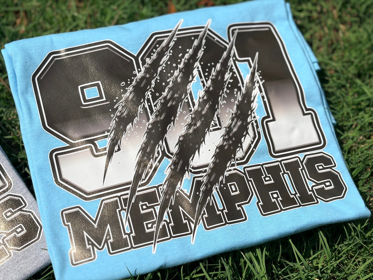 901 Memphis Design T-Shirt 2026